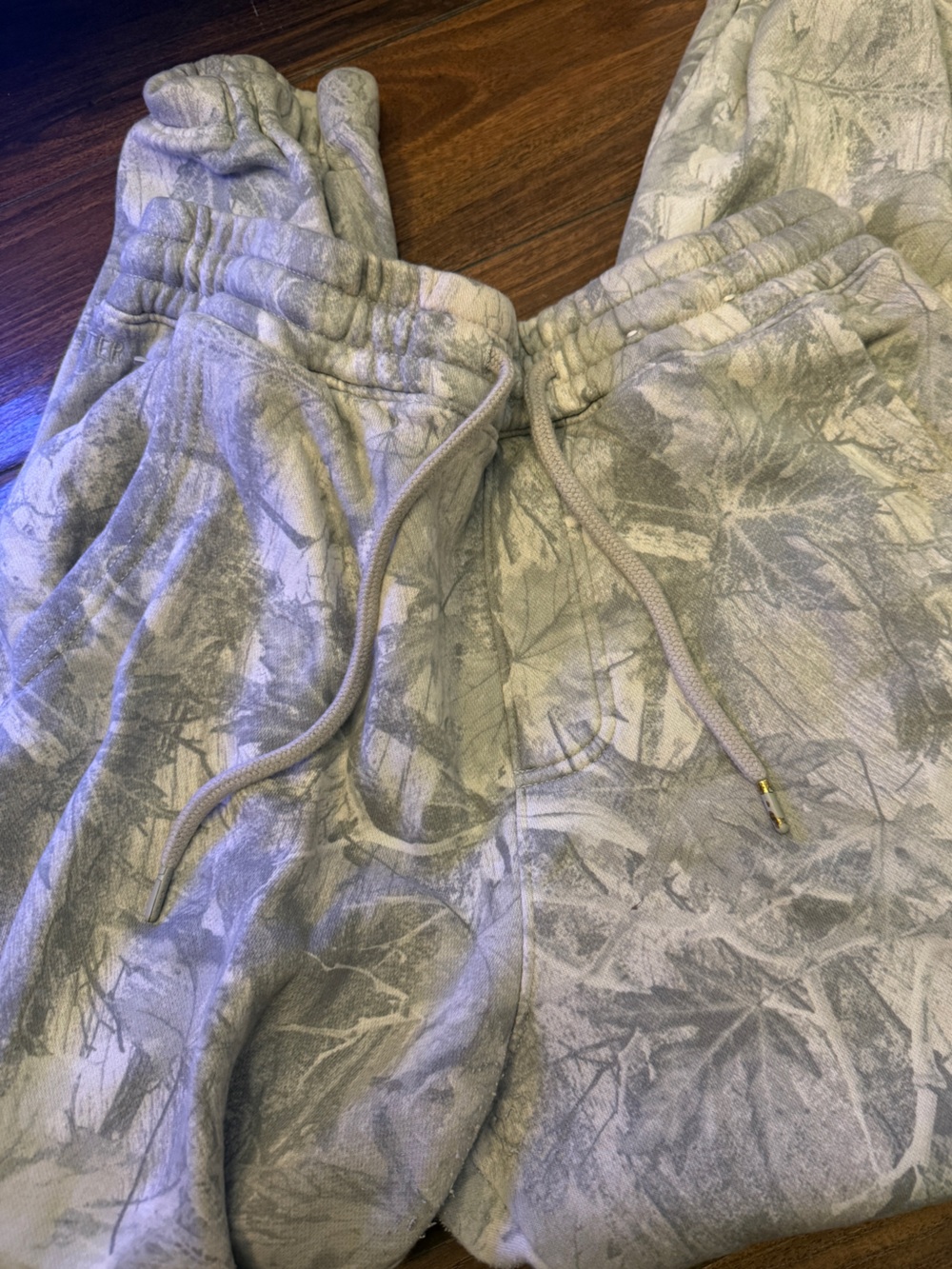 Hollister realtree camo sweats